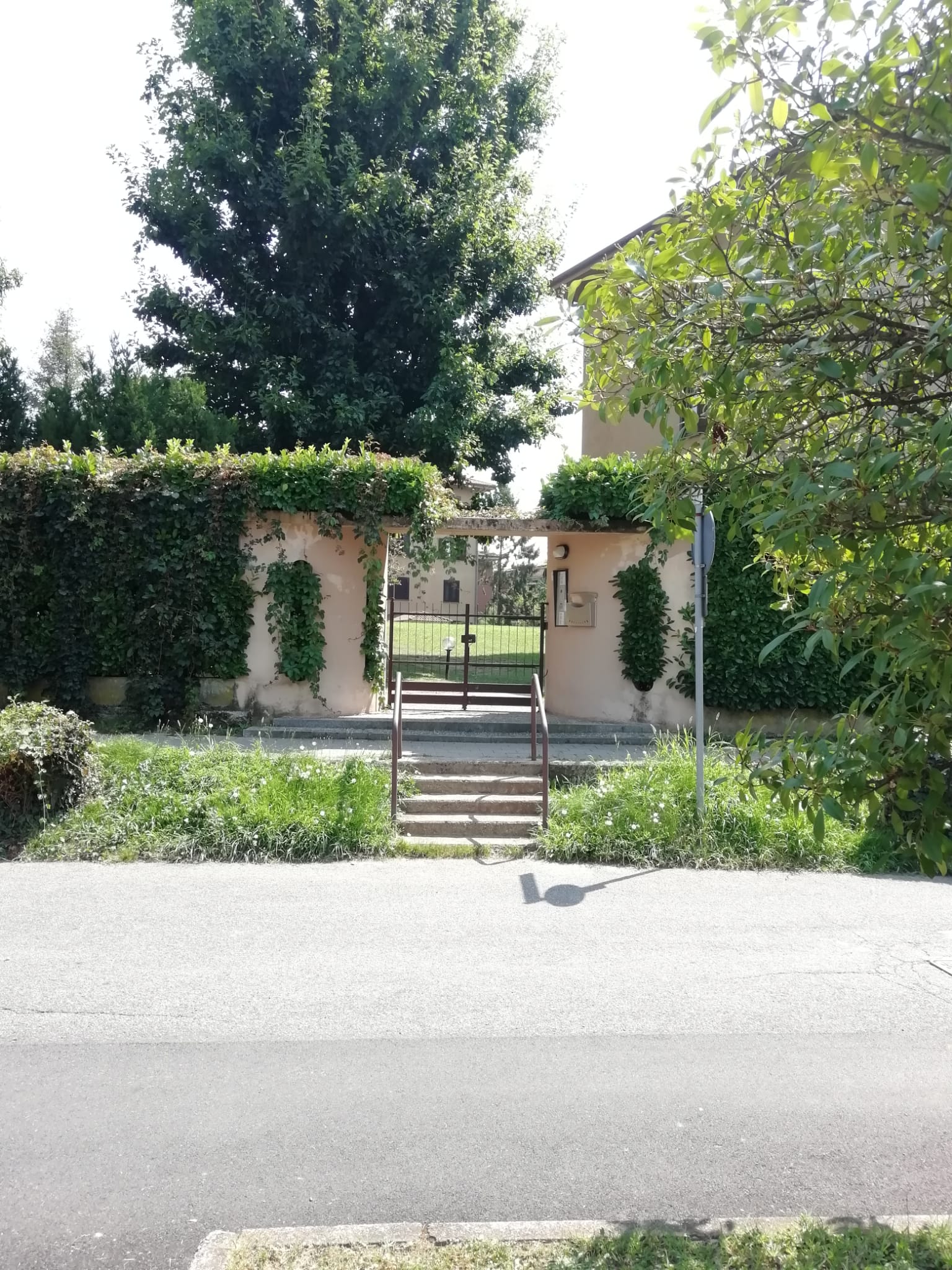 VENDITA TRE LOCALI CON TERRAZZINO